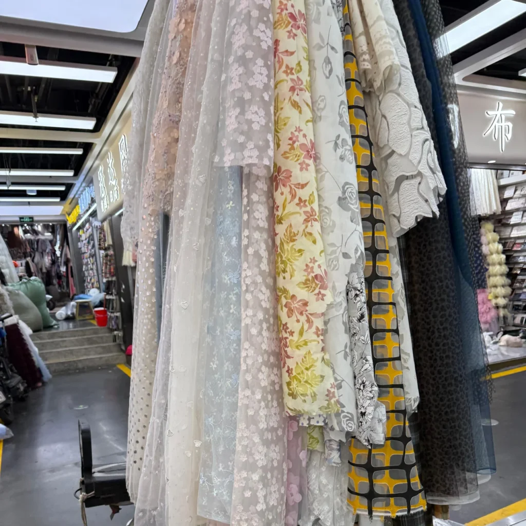 algo bert fashion fabric sourcing for sample development service in zhongda fabric market